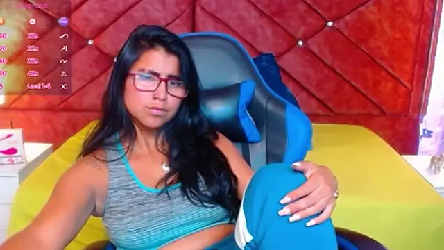 Snapshot of Alisha_Gamskar13 chatting on 05/11/26, 02:45 Alisha Gamskar13 online show from 05/11/26, 02:45