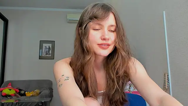 Snapshot of MaryannSofts chatting on 05/08/26, 01:05 MaryannSofts online show from 05/08/26, 01:05