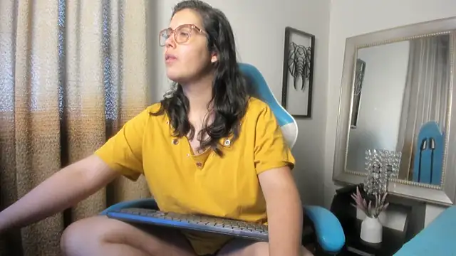 Nina Adamms online show from 03/05/26, 10:17