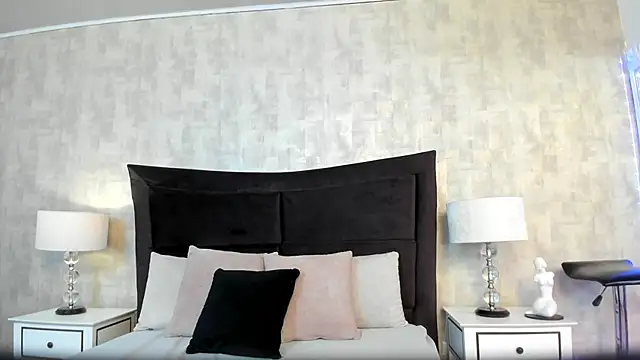 CynthiaMore online show from 04/17/26, 01:03