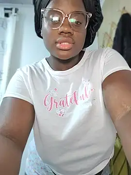 YourLiaa  online show from 04/26/26, 07:06