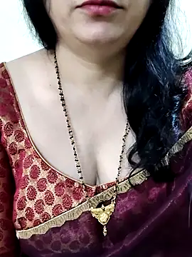 Snapshot of Yazhini-Cam chatting on 06/16/26, 01:58 Yazhini-Cam online show from 06/16/26, 01:58