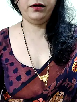 Snapshot of Yazhini-Cam chatting on 06/18/26, 01:59 Yazhini-Cam online show from 06/18/26, 01:59