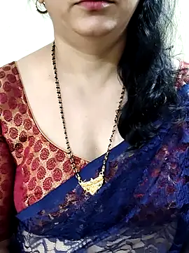 Snapshot of Yazhini-Cam chatting on 06/19/26, 03:00 Yazhini-Cam online show from 06/19/26, 03:00