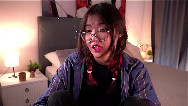 NelleMihalko online show from 04/03/26, 11:08