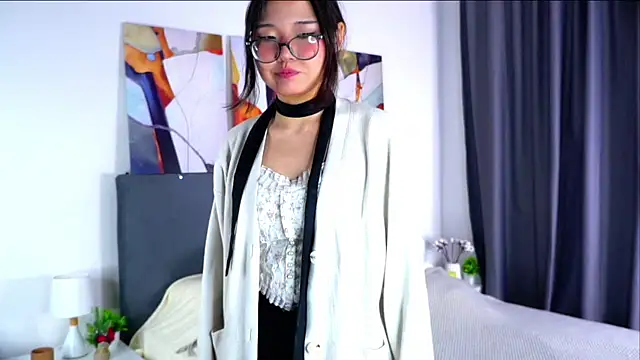 NelleMihalko online show from 04/05/26, 11:51