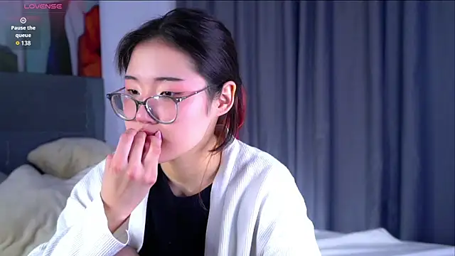 NelleMihalko online show from 04/15/26, 01:34