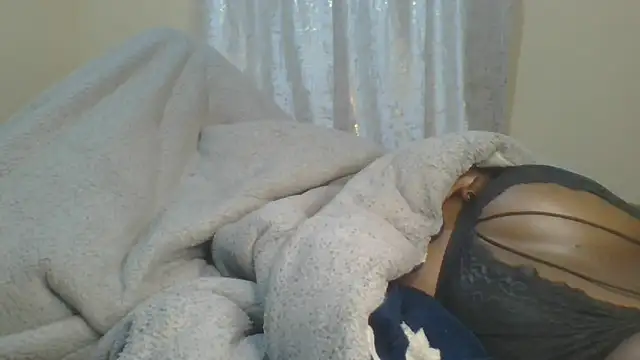 Snapshot of ndivhuwomuleya chatting on 06/04/26, 02:39 ndivhuwomuleya online show from 06/04/26, 02:39