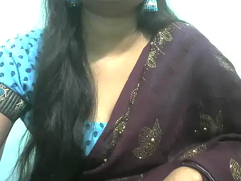 Snapshot of NayraG chatting on 03/18/26, 05:05 NayraG online show from 03/18/26, 05:05