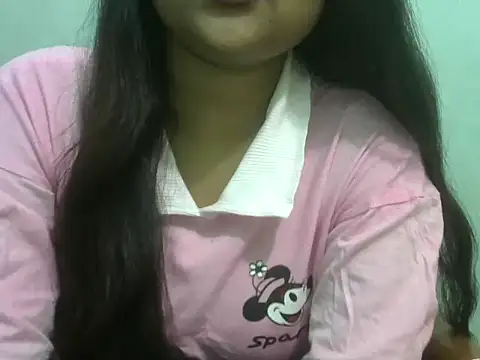 Snapshot of NayraG chatting on 03/19/26, 05:17 NayraG online show from 03/19/26, 05:17
