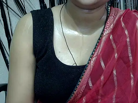 NayraG online show from 06/25/26, 09:14