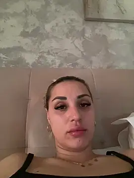 Giullyaxxx online show from 04/08/26, 09:42