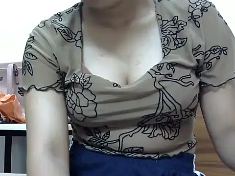 Snapshot of kAVYA_05 chatting on 07/25/26, 05:21 kAVYA 05 online show from 07/25/26, 05:21