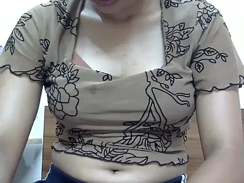 Snapshot of kAVYA_05 chatting on 07/26/26, 05:26 kAVYA 05 online show from 07/26/26, 05:26