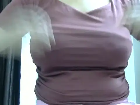 Snapshot of JANVI_06 chatting on 05/07/26, 05:40 JANVI 06 online show from 05/07/26, 05:40