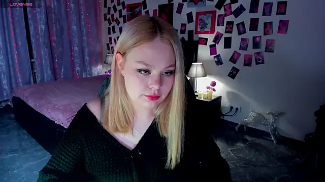 AmeliaMerris online show from 04/07/26, 08:42