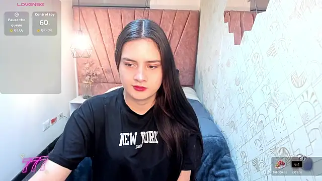 Zoe  Taylor   online show from 03/30/26, 11:55