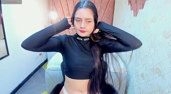 Zoe  Taylor   online show from 04/17/26, 11:57