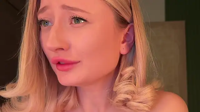 Snapshot of Wendy_Amberr chatting on 03/13/26, 04:35 Wendy Amberr online show from 03/13/26, 04:35