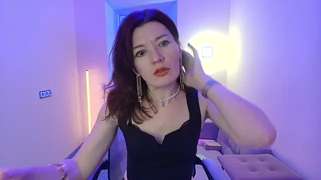 Snapshot of Bonnie_Naughtyy chatting on 04/25/26, 04:37 Bonnie Naughtyy online show from 04/25/26, 04:37