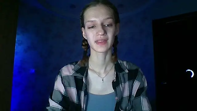 Chrissy Joyful online show from 04/11/26, 04:39