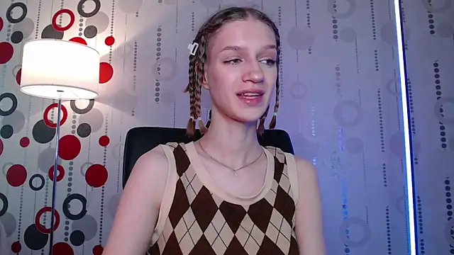 Snapshot of Chrissy_Joyful chatting on 06/07/26, 04:05 Chrissy Joyful online show from 06/07/26, 04:05