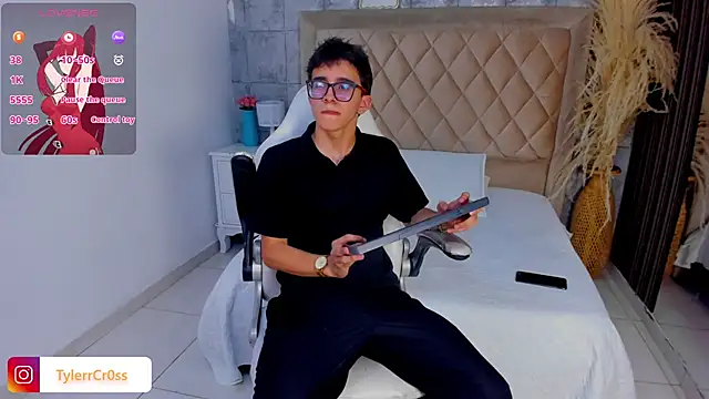 TylerCross  online show from 04/01/26, 08:17