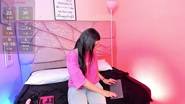 Amara Velle online show from 05/12/26, 01:08