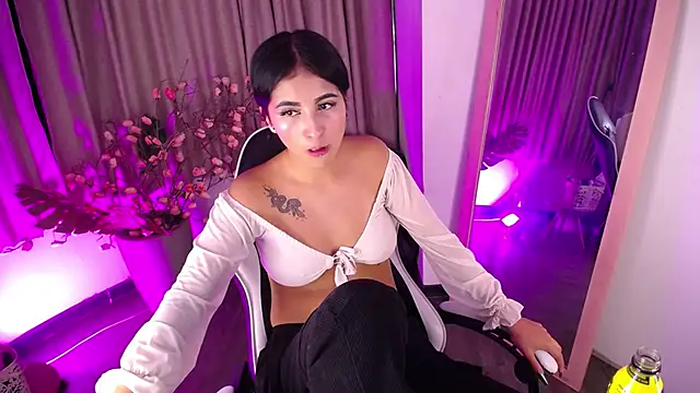 Snapshot of lexy_the_best chatting on 05/14/26, 07:20 lexy the best online show from 05/14/26, 07:20