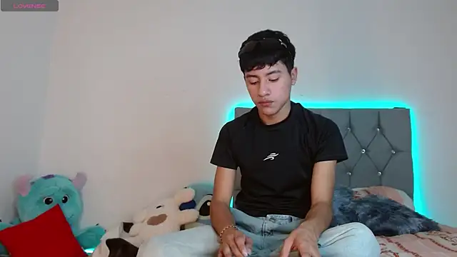 Sebas fire4 online show from 04/26/26, 09:34