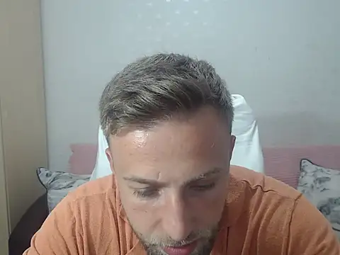 Snapshot of BlondEagleMuscle chatting on 05/06/26, 06:46 BlondEagleMuscle online show from 05/06/26, 06:46