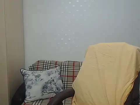 Snapshot of BlondEagleMuscle chatting on 05/28/26, 08:28 BlondEagleMuscle online show from 05/28/26, 08:28
