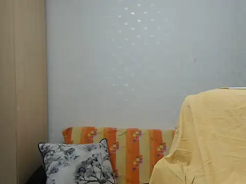 Snapshot of BlondEagleMuscle chatting on 07/17/26, 08:57 BlondEagleMuscle online show from 07/17/26, 08:57