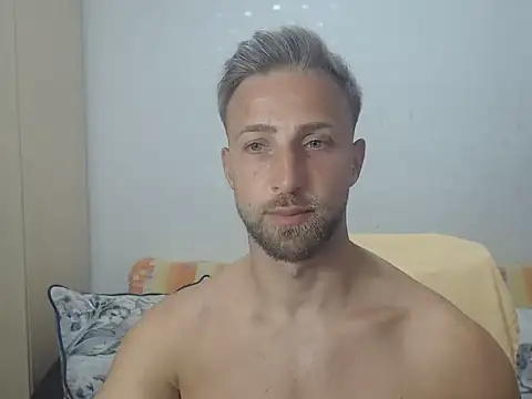 Snapshot of BlondEagleMuscle chatting on 07/23/26, 07:01 BlondEagleMuscle online show from 07/23/26, 07:01