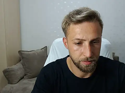 Snapshot of BlondEagleMuscle chatting on 07/27/26, 08:49 BlondEagleMuscle online show from 07/27/26, 08:49