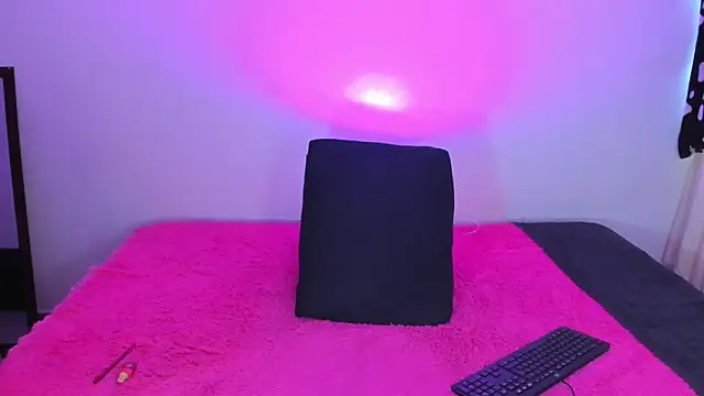 NatyVelt online show from 04/09/26, 04:23