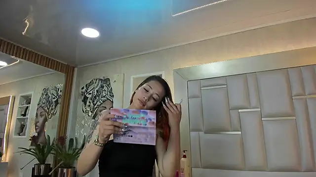 Snapshot of ZoeTaylorl chatting on 05/07/26, 12:21 ZoeTaylorl online show from 05/07/26, 12:21
