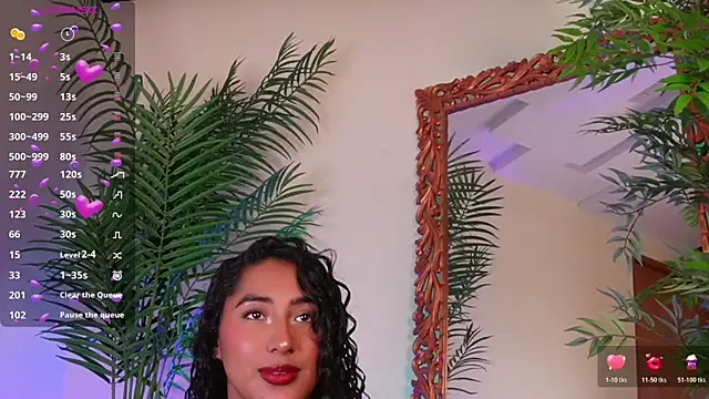 Snapshot of SoyJuliana_19 chatting on 05/28/26, 12:35 SoyJuliana 19 online show from 05/28/26, 12:35