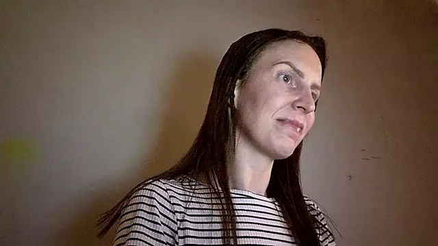 Snapshot of AnnaTight chatting on 04/25/26, 08:28 AnnaTight online show from 04/25/26, 08:28