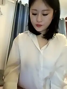 Snapshot of Yolanda9 chatting on 03/26/26, 01:33 Yolanda9 online show from 03/26/26, 01:33