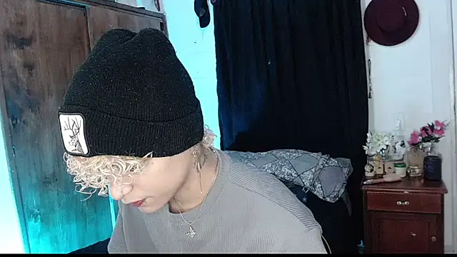 Lucke Ccollins online show from 04/01/26, 12:33