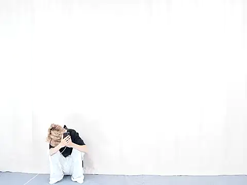 Vae-002 online show from 04/18/26, 10:52