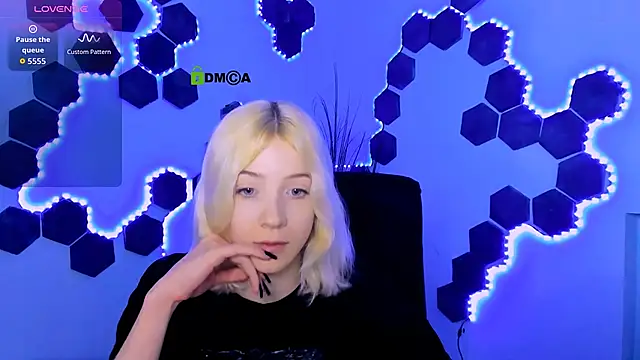  sabrina moore online show from 03/16/26, 09:57