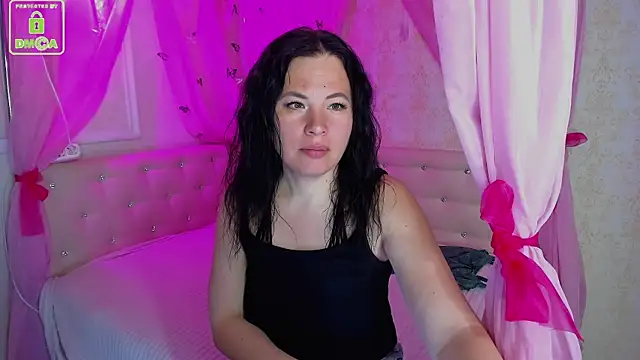 VictoriaSecretXO online show from 04/25/26, 01:52