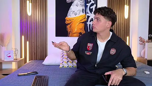 MrAdonis  online show from 04/04/26, 07:00