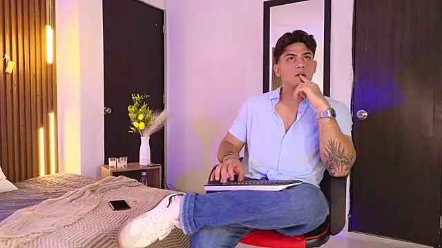 MrAdonis  online show from 04/06/26, 07:15