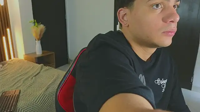 MrAdonis  online show from 04/23/26, 12:40