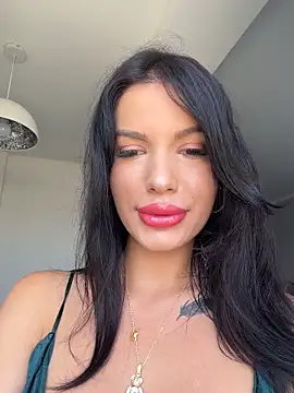 Snapshot of RaniaSnow chatting on 06/17/26, 08:06 RaniaSnow online show from 06/17/26, 08:06