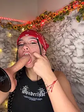 Snapshot of Antonella_guzman-1 chatting on 05/22/26, 10:48 Antonella guzman-1 online show from 05/22/26, 10:48