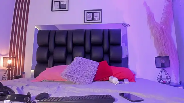 dalhia and hades online show from 04/08/26, 12:38